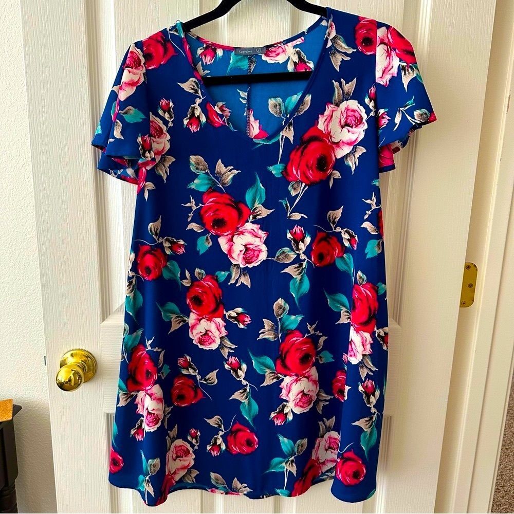 Short sleeve floral mini dress women’s size small blue, pink, and red, roses